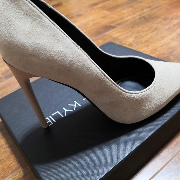 Authentic Kendall + Kylie heels - Picture 2 of 5